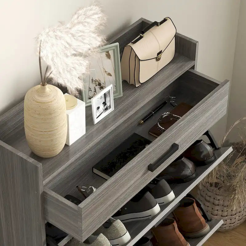 Banco de entrada estilo informal con perchero, estantes con puertas de ratán y zapateros, patas de MADERA MACIZA