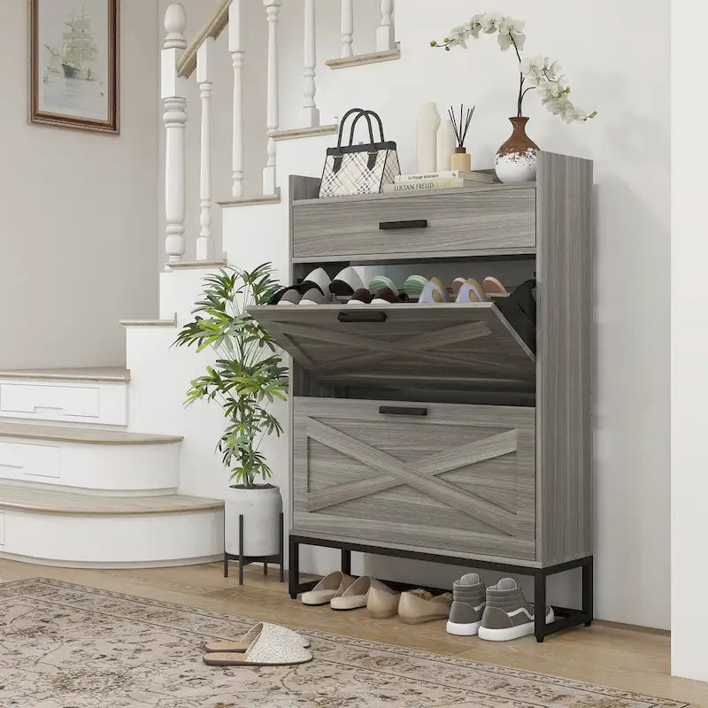 Banco de entrada estilo informal con perchero, estantes con puertas de ratán y zapateros, patas de MADERA MACIZA